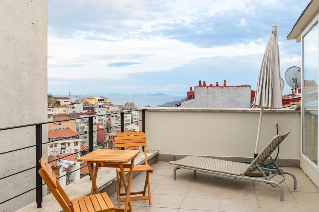 Mesmerizing Flat With Bosphorus View In Beyoglu Apartment Истанбул Екстериор снимка
